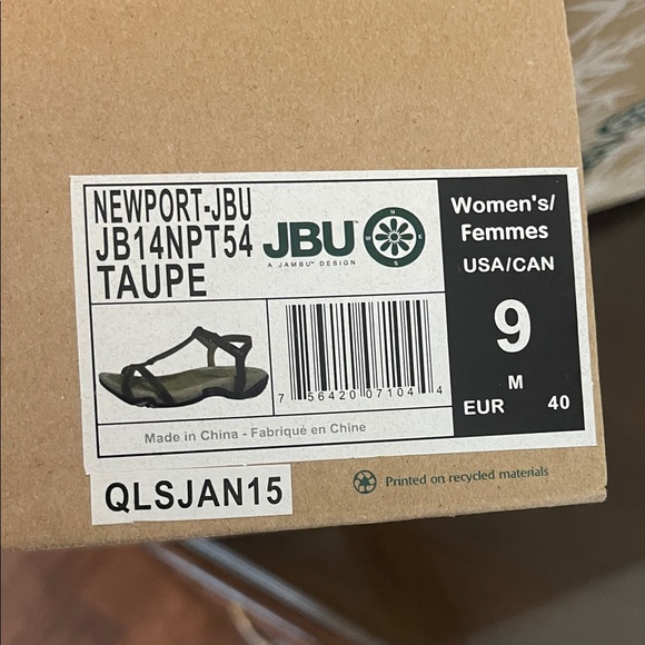 JBU Women's Brown T-Strap Casual Comfort Sandals - Picture 2 of 8